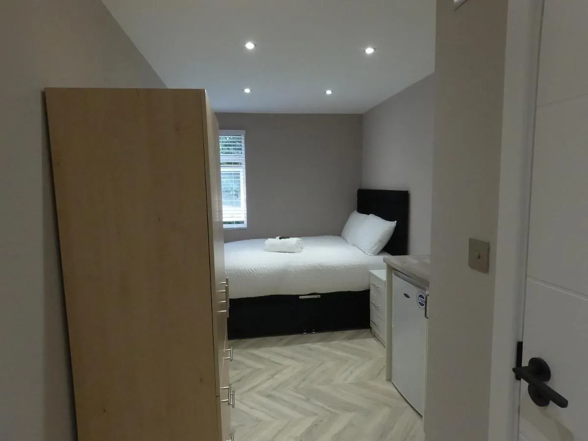 Lbt Property Ltd London 0*,  Storbritannien
