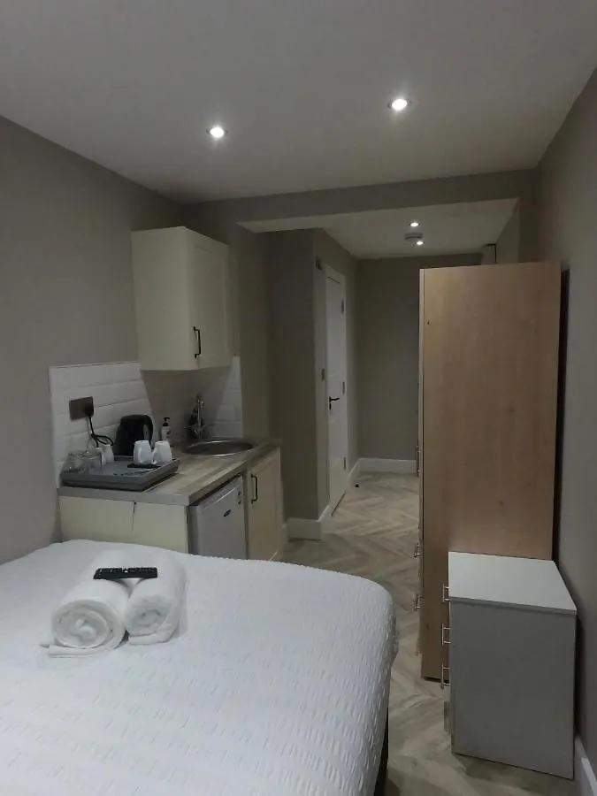 Lbt Property Ltd London 0*,